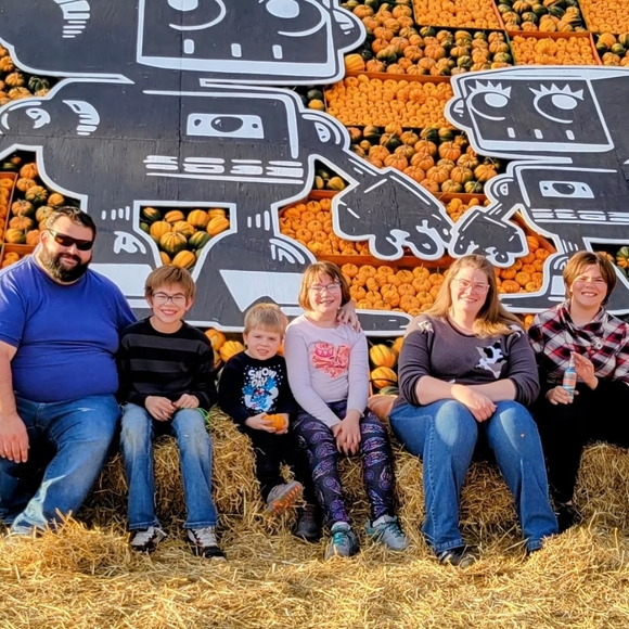 Meet your Posher, Rachael! - Picture 1 of 4